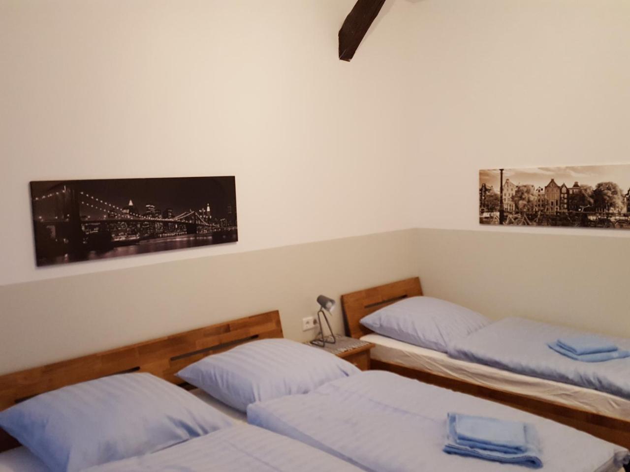 Goldener Anker Otel Genthin Oda fotoğraf